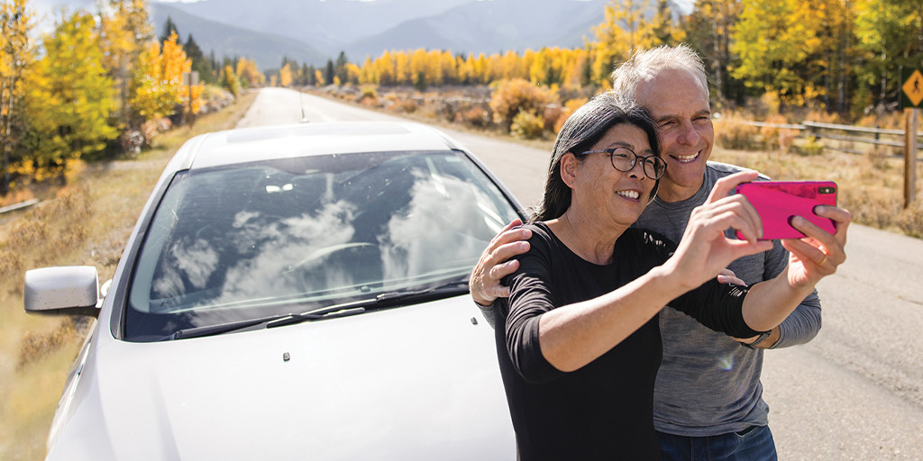 T-Mobile - Couple Fall Car
