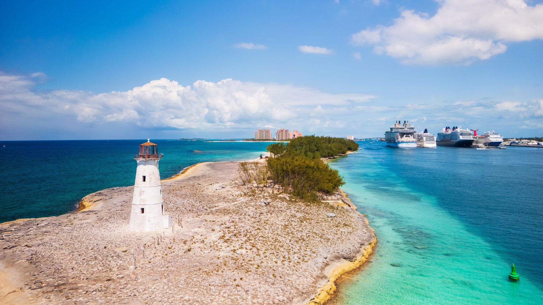 Nassau Harbour Lighthouse