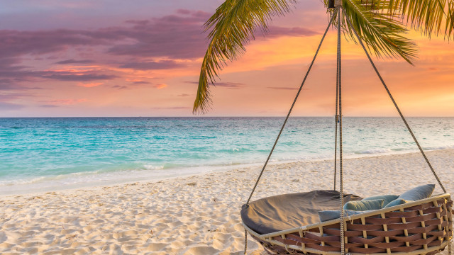Pleasant Holiday - Beach Sunset