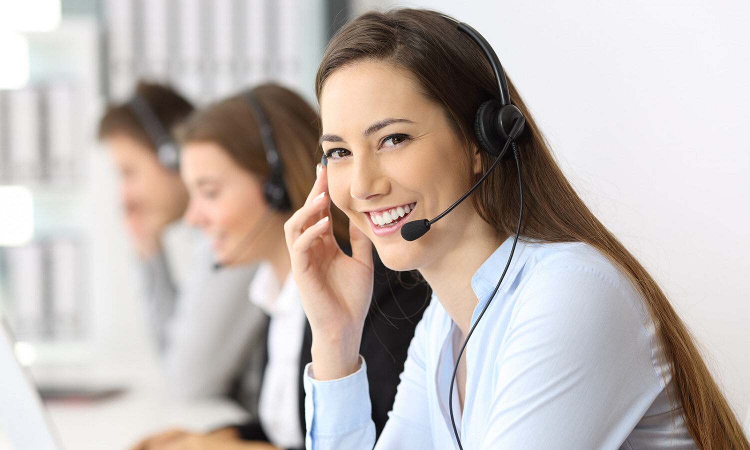 woman call center agent