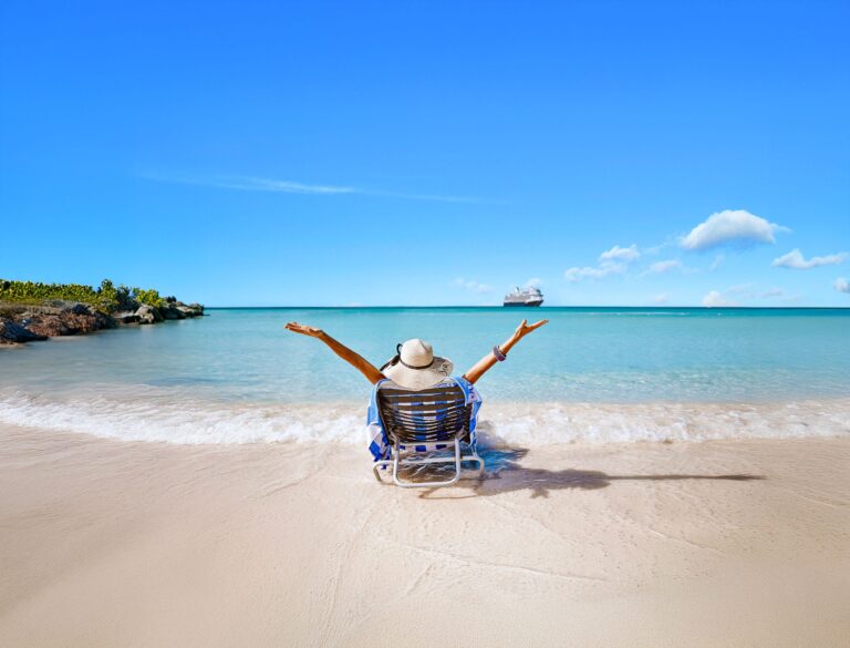 holland_america_beach_handsup