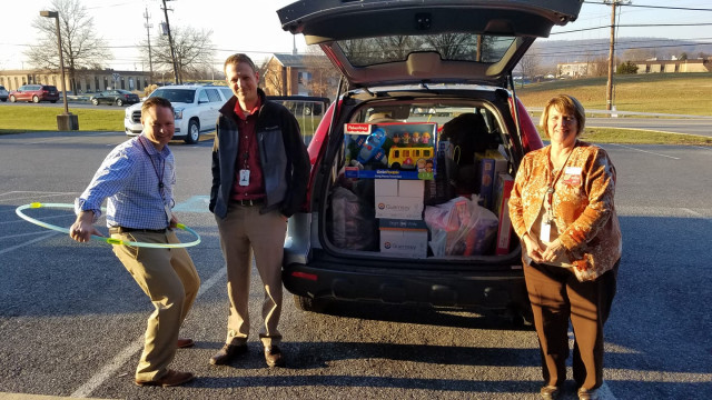 toys_for_tots_201812